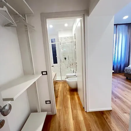 ゲストハウス Sunrise ラ・スペツィア